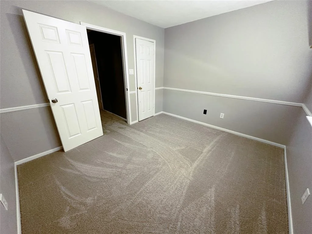 Photo of 16031 Lakestone Drive
