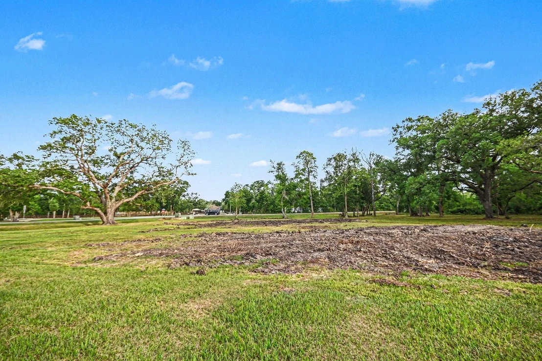 Photo of 375 Thousand Oaks Drive