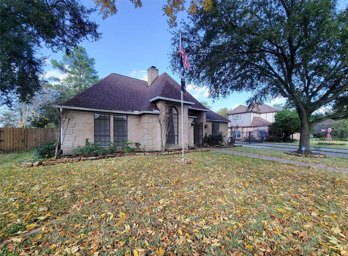 Photo of 5810 Glenmere Lane