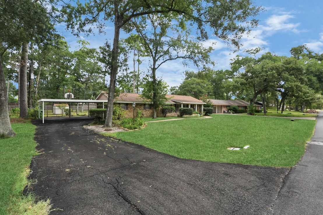 Photo of 9814 Warwana Road