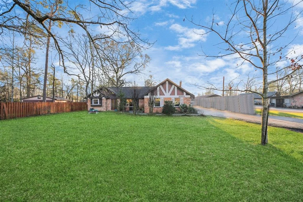 Photo of 20521 Lakeside Drive