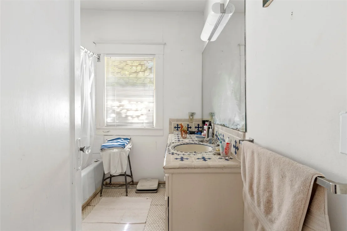 Photo of 3703 Graustark Street