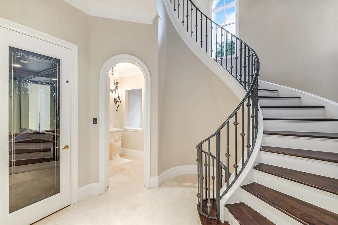 Photo of 5626 Terwilliger Way