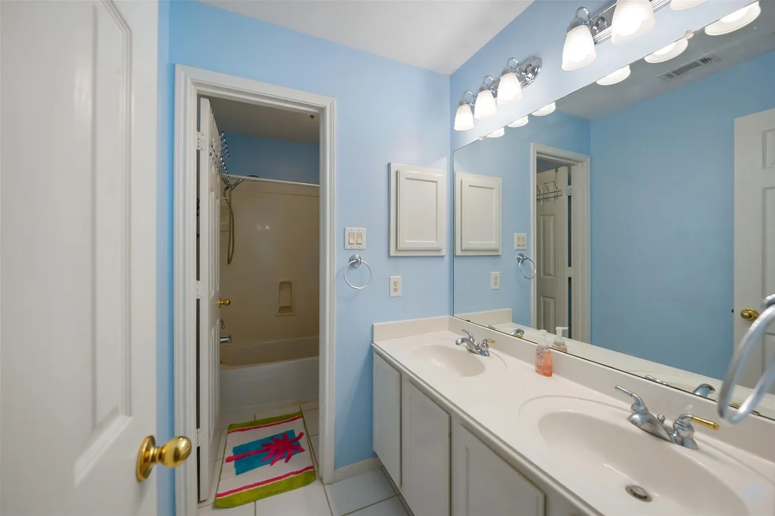 Photo of 49 N Greenvine Circle