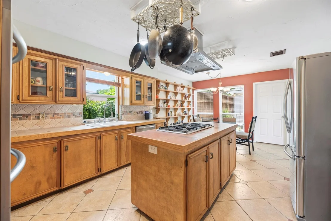 Photo of 14203 Wickersham Lane