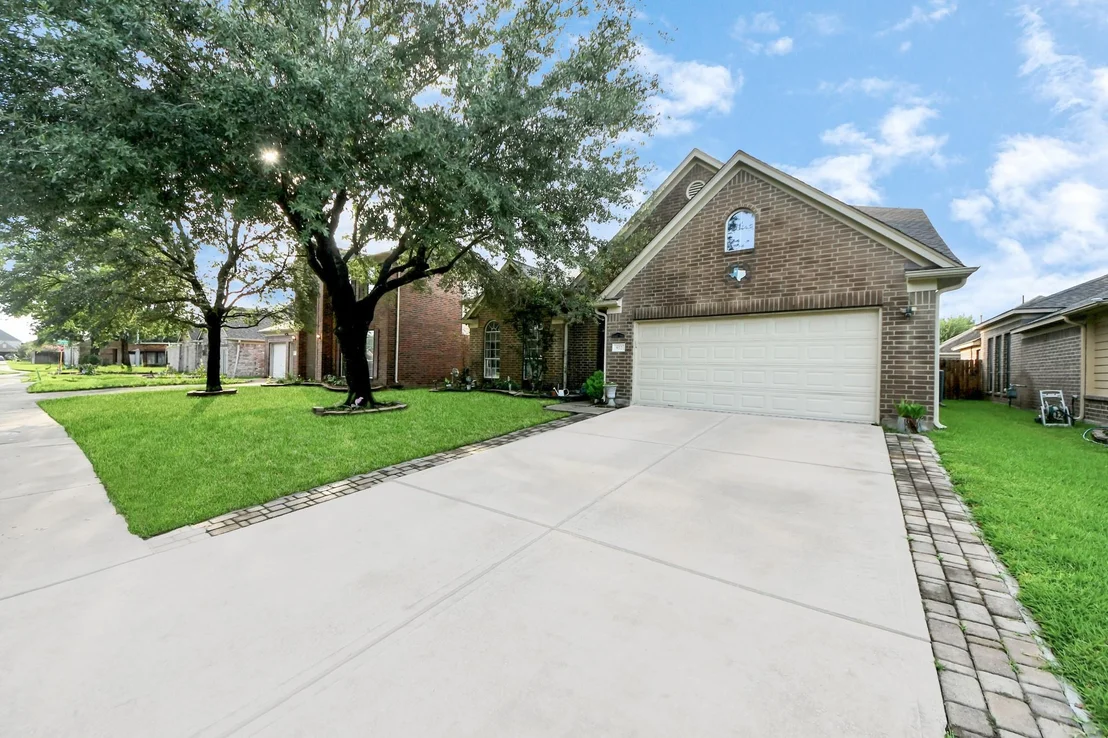 Photo of 922 N Sky Drive