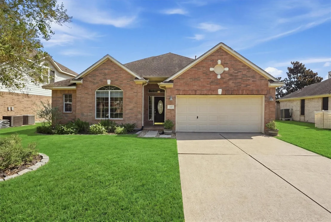 Photo of 222 Meadowhill Lane