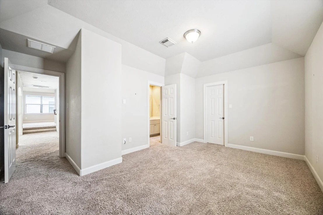 Photo of 3327 Louvre Lane