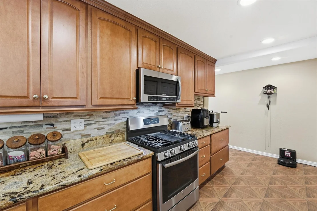 Photo of 18327 Shoreline Drive