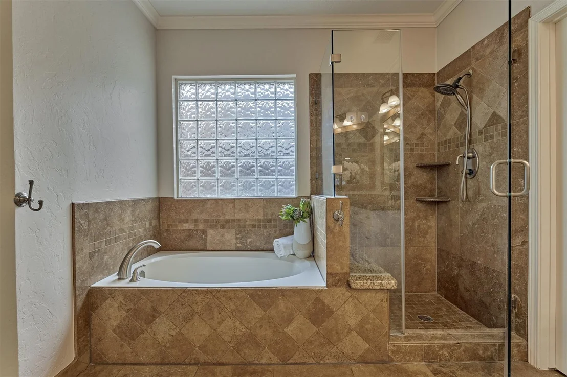 Photo of 16707 Avenfield Road