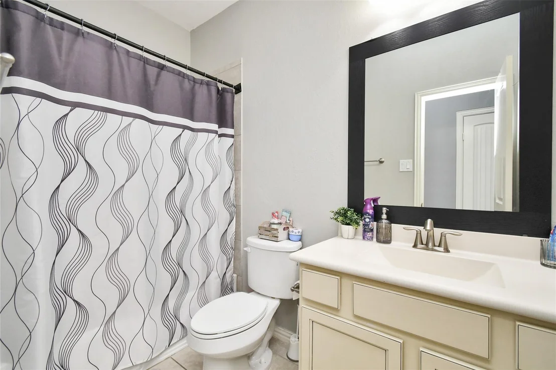 Photo of 652 Maple Point Drive E