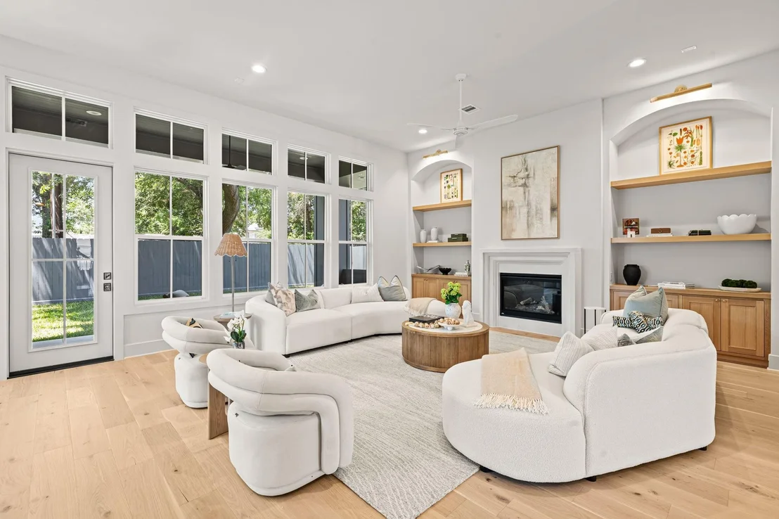 Photo of 1414 Chamboard Lane