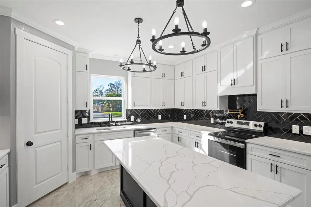 Photo of 2019 Surry Oaks Drive
