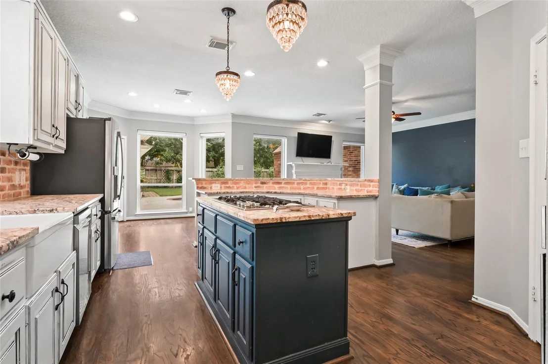Photo of 1327 Blackthorne Drive
