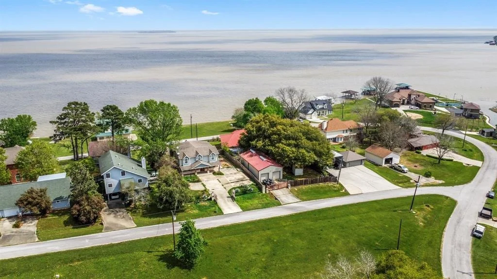 Photo of 55 Lakeway Drive