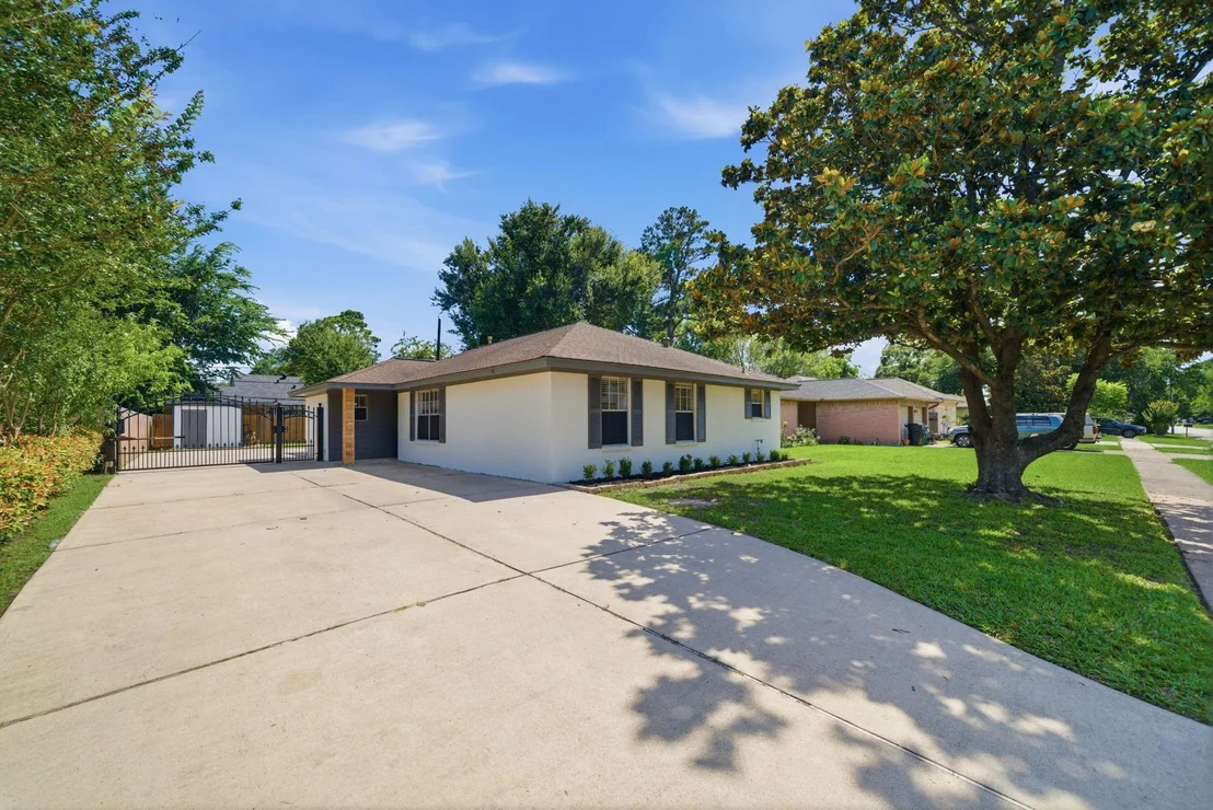 Photo of 10423 Alcott Drive