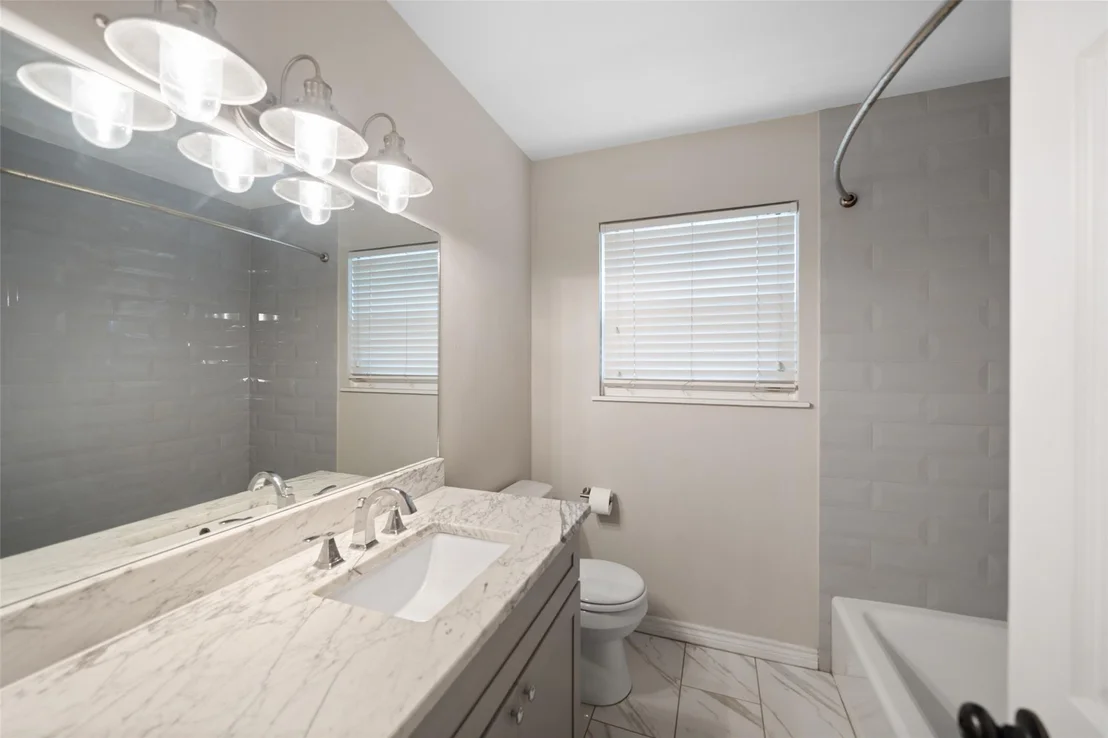 Photo of 5203 Chantilly Lane