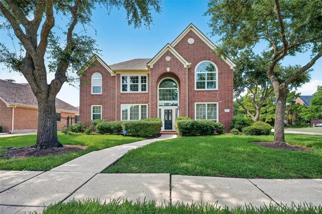 Photo of 3023 Brookview Drive