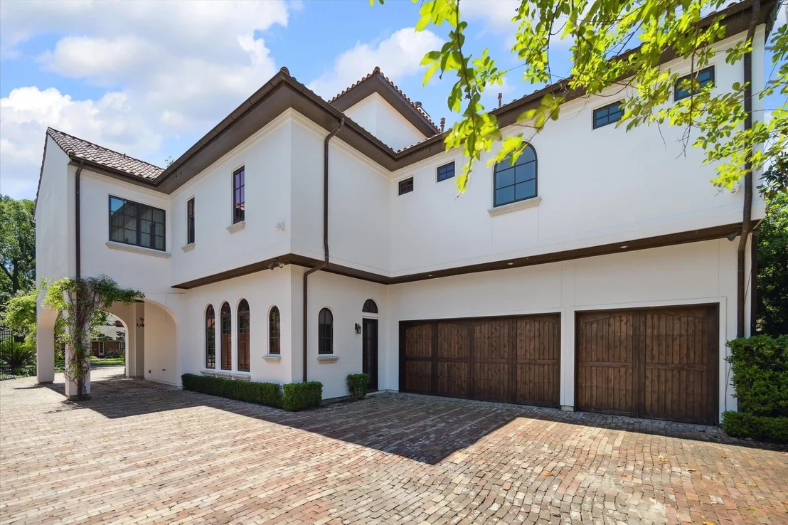 Photo of 5556 Lynbrook Drive
