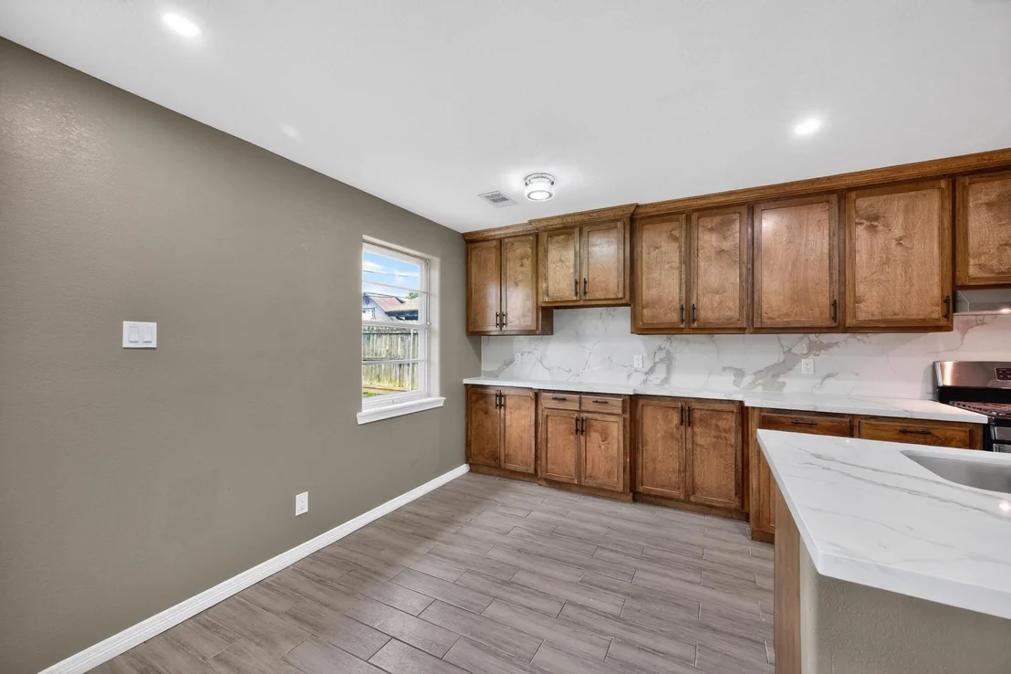 Photo of 2217 Hickory Lane