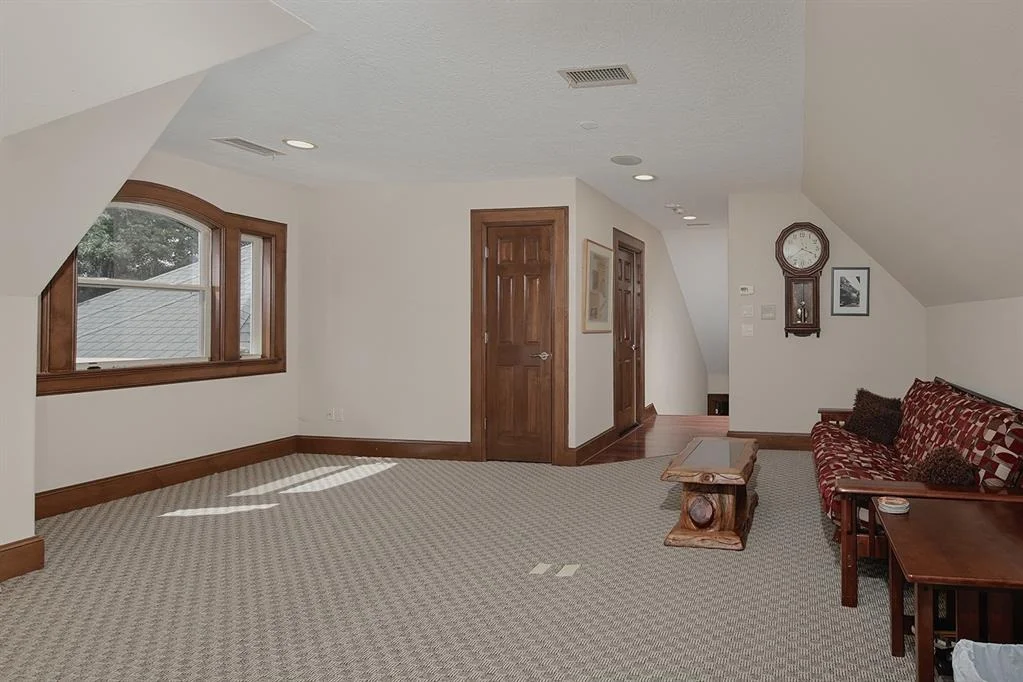 Photo of 11 Chestnut Hill Court
