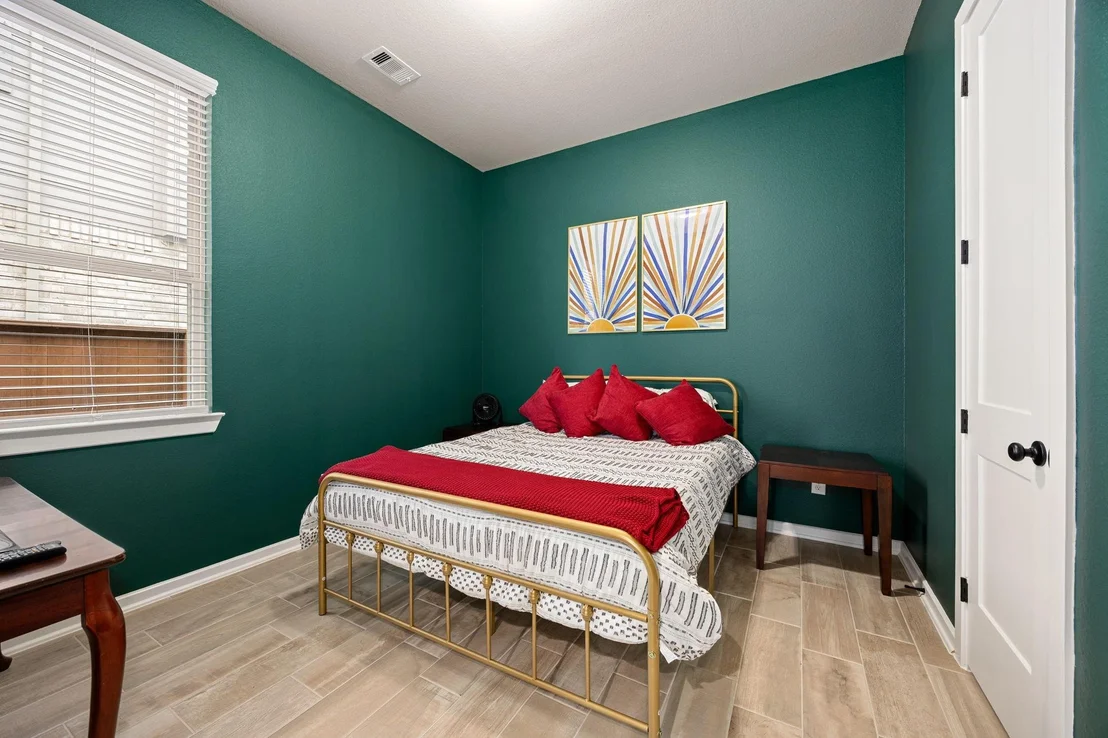 Photo of 4823 Vaughan Way