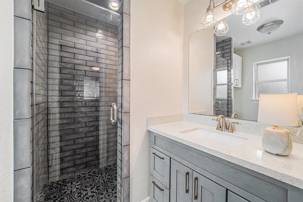 Photo of 1109 Helen Drive