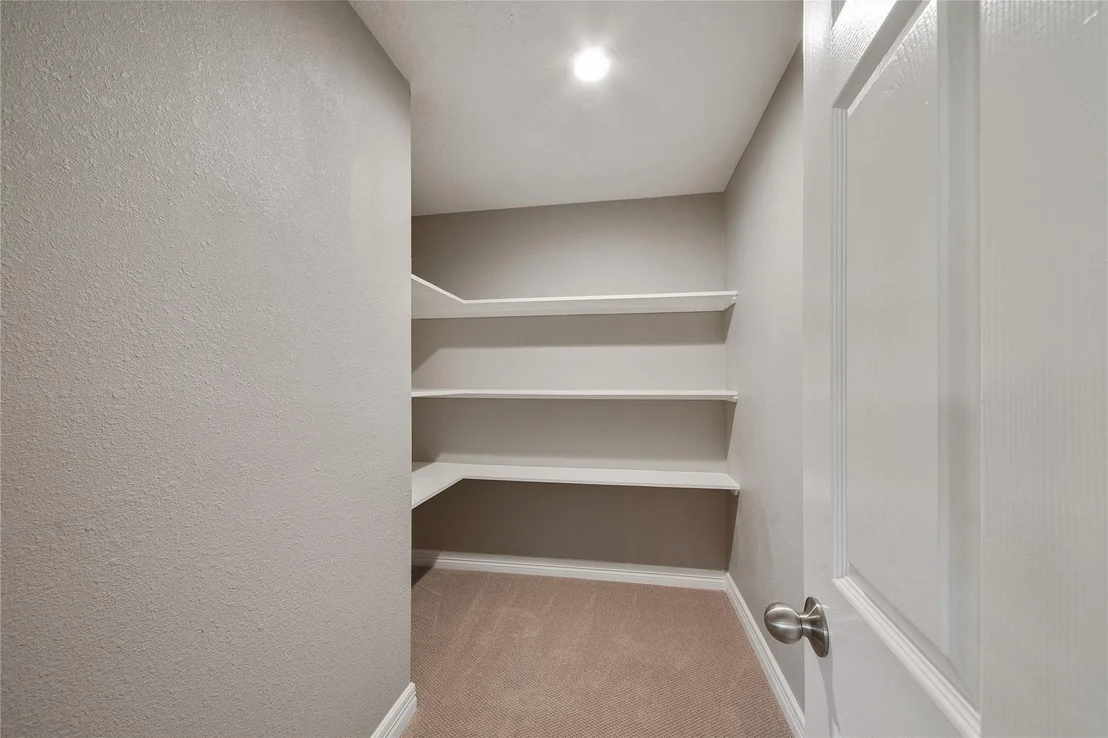 Photo of 5026 Saxon Drive