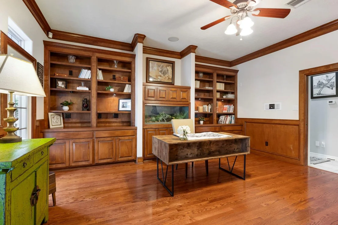 Photo of 10810 Lake Windcrest
