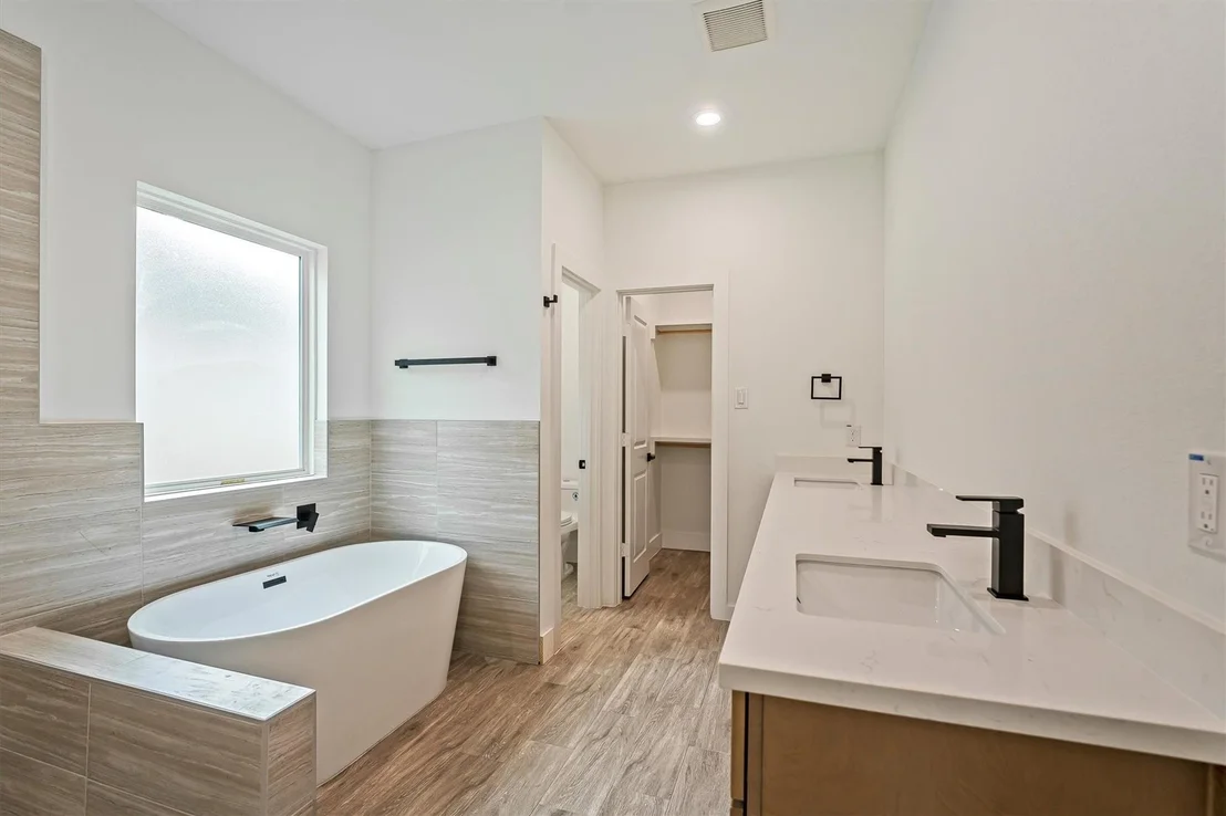 Photo of 10510 Twin Circles Dr