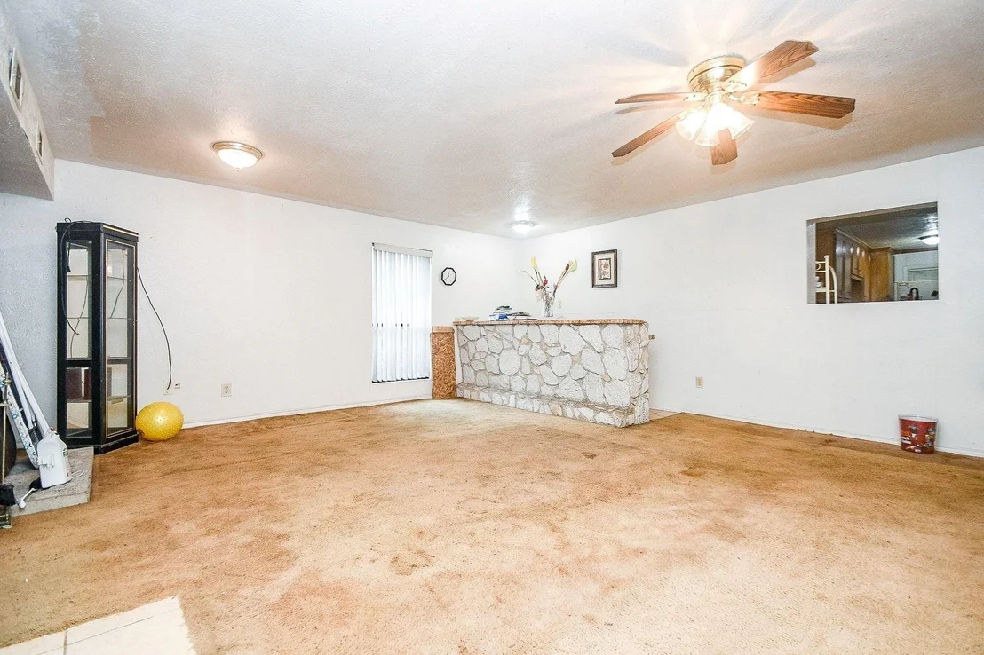 Photo of 5942 Pershing Street