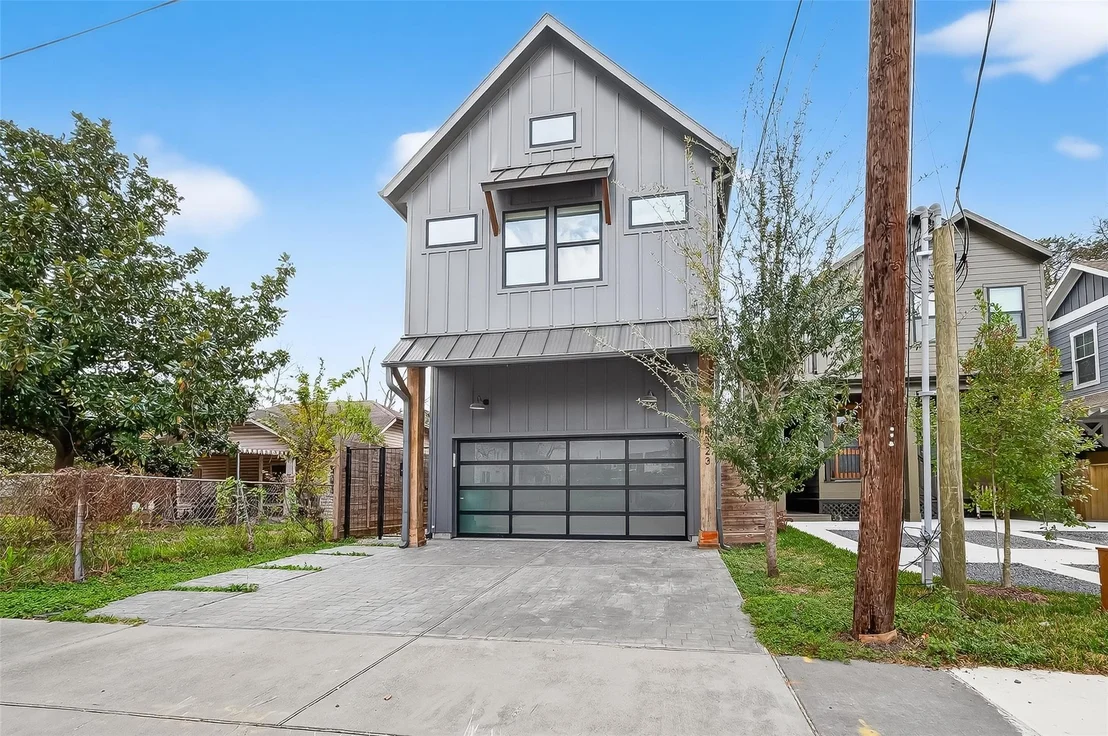 Photo of 3323 Cornell Street