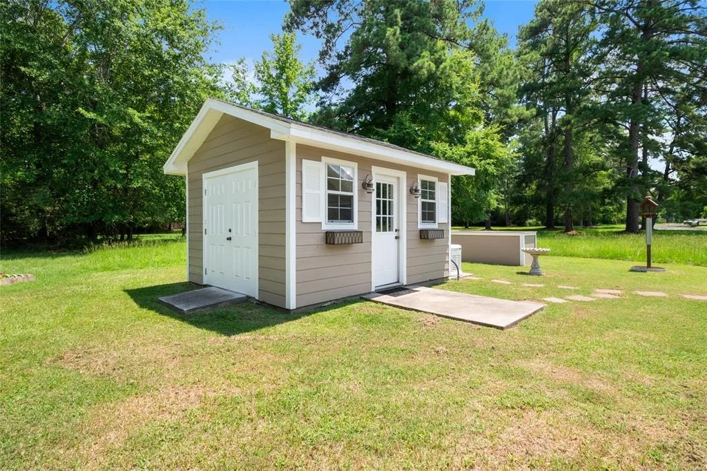 Photo of 90 Westwood Drive E