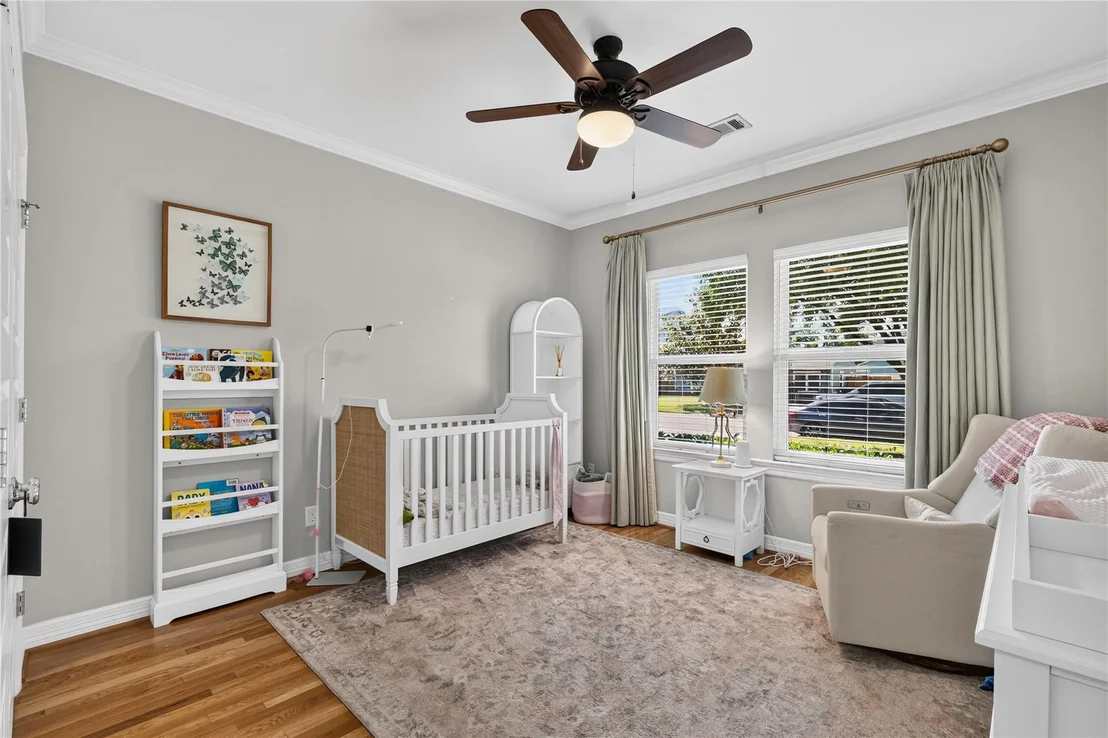 Photo of 1722 Chippendale Road