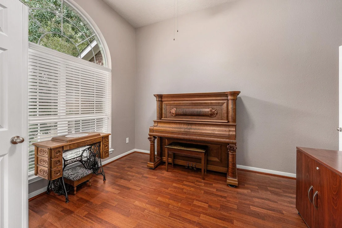 Photo of 606 Silver Creek Circle