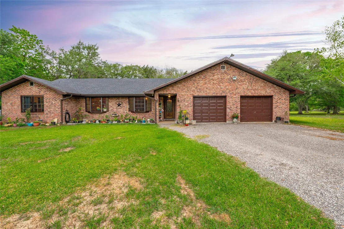 Photo of 725 Thompson Road