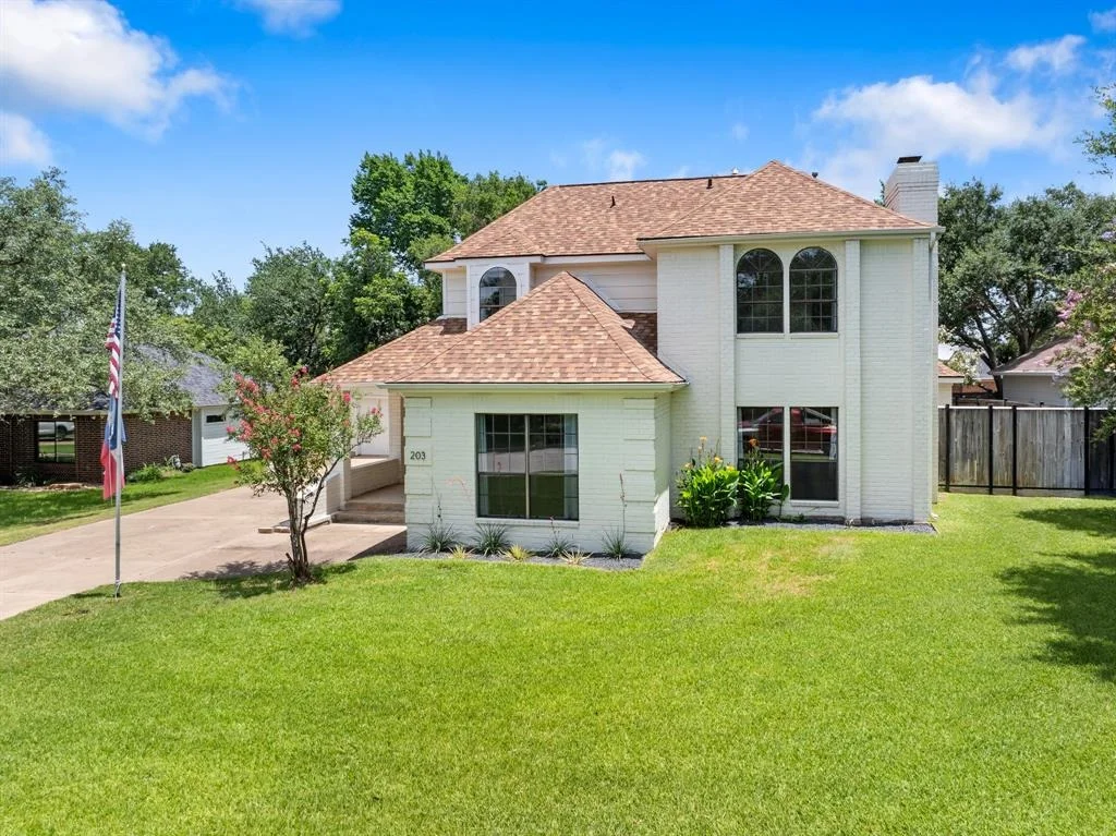 Photo of 203 Fireside Circle