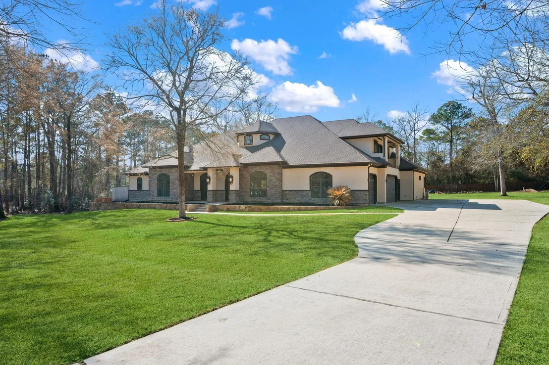 Photo of 9019 Stone Oak Drive