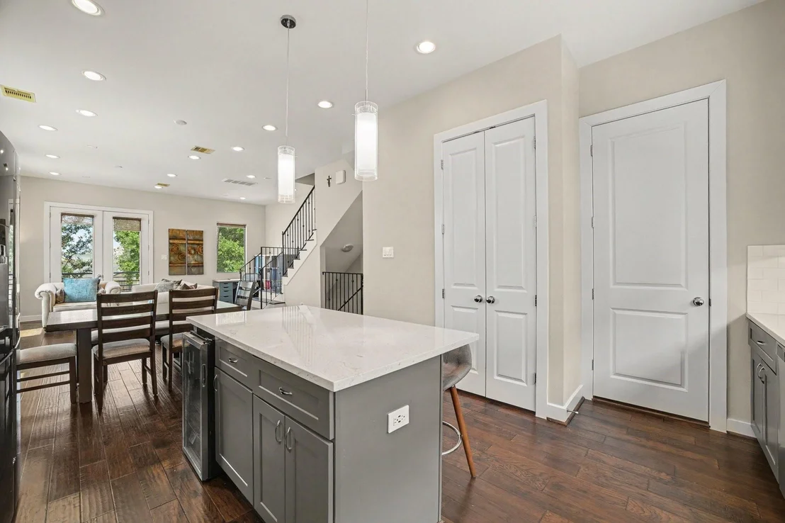 Photo of 1156 Wycliffe Drive