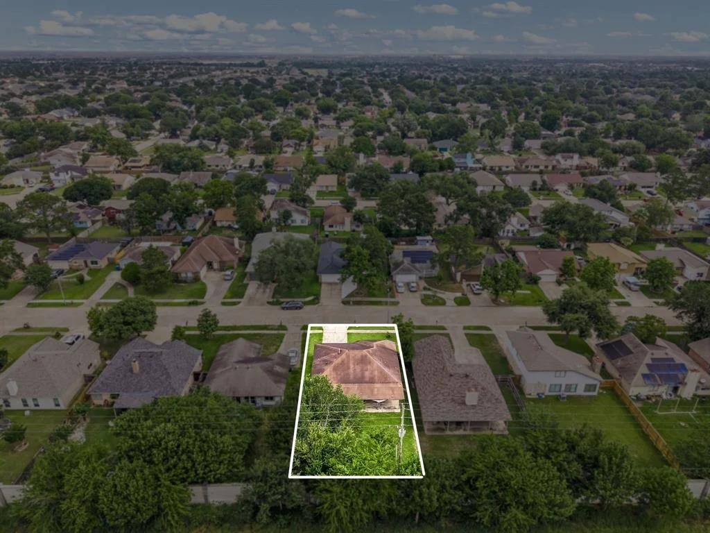 Photo of 18627 Spinney Lane Drive
