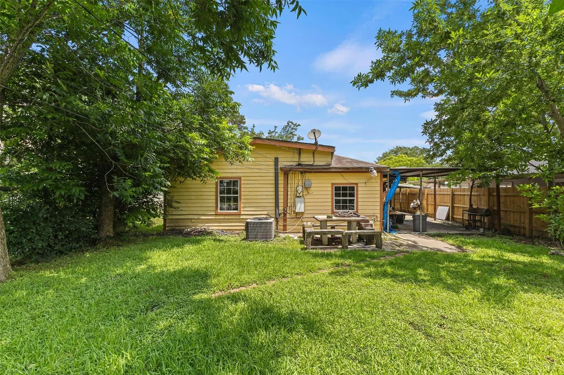 Photo of 211 Crescent Drive