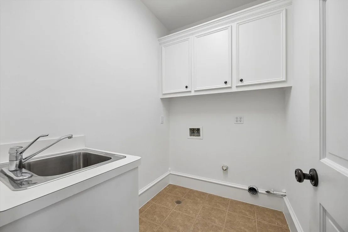 Photo of 705 W 9th Street