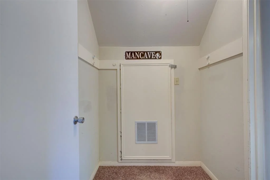 Photo of 17611 Loring Lane