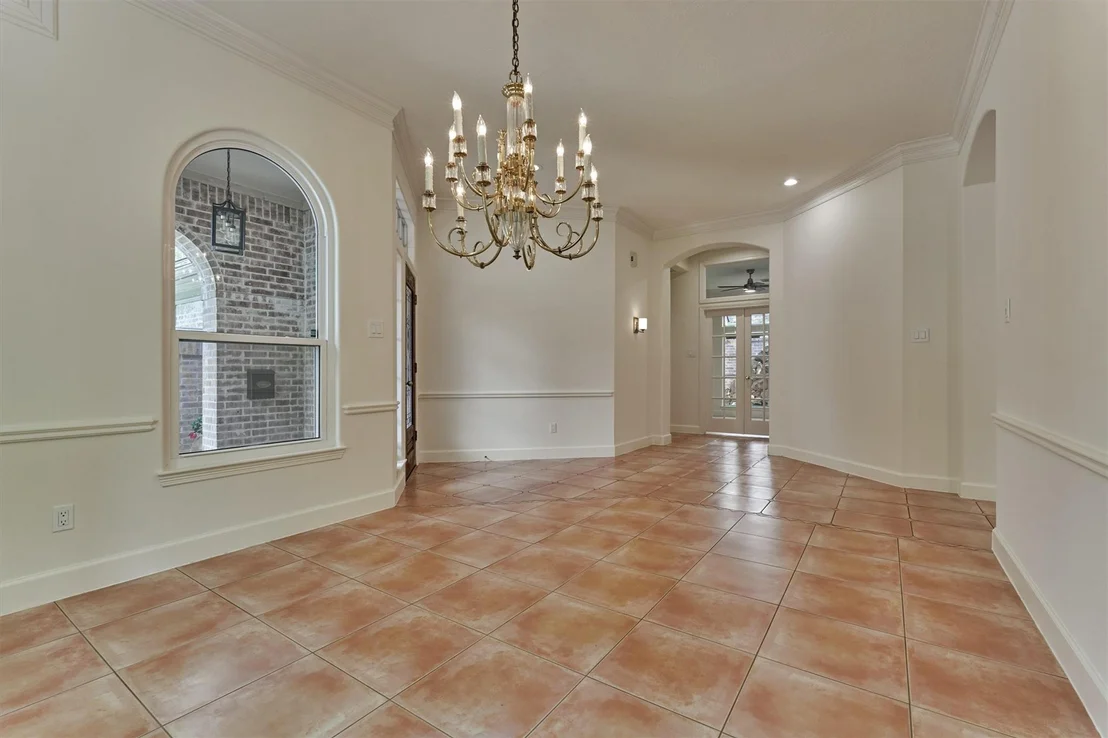 Photo of 66 S Castlegreen Circle