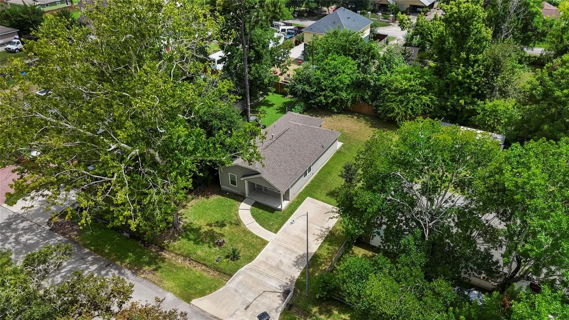 Photo of 5824 Glen Lee Drive