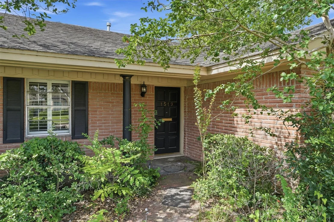 Photo of 1519 Droxford Drive