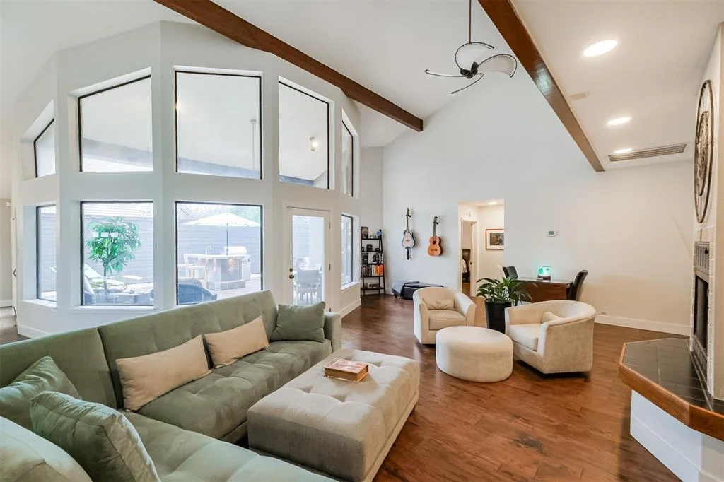 Photo of 946 Enclave Parkway
