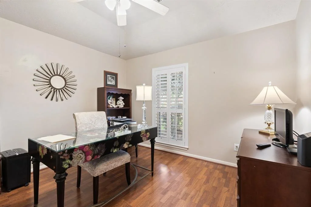 Photo of 16526 Avenfield Road