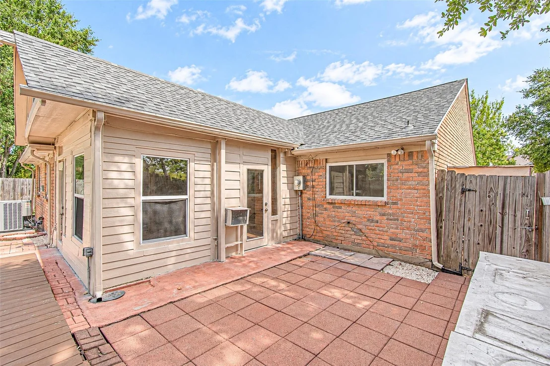 Photo of 18015 Brooknoll Drive