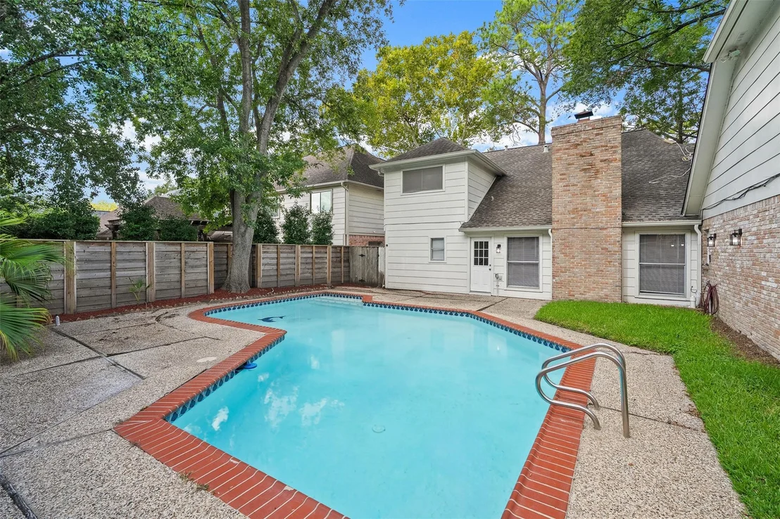 Photo of 903 Crossroads Drive